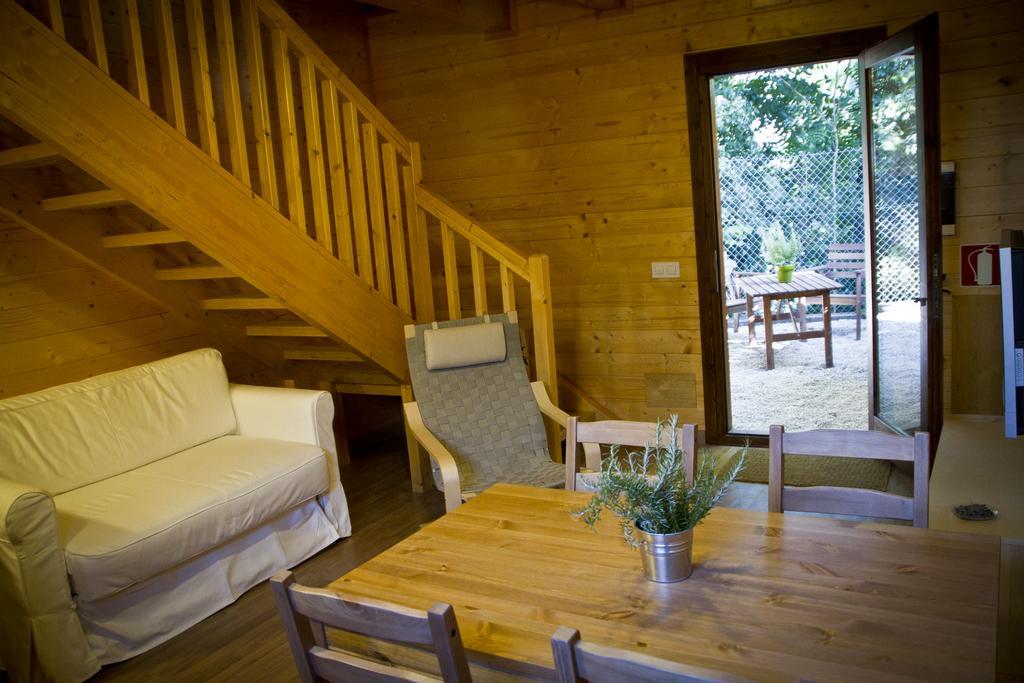 Apartamentos El Bosquet Sant Cugat del Vallès Rum bild