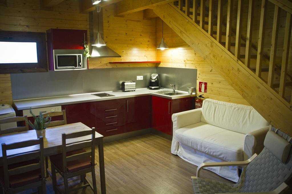 Apartamentos El Bosquet Sant Cugat del Vallès Rum bild